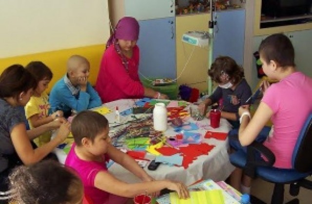 Болни деца със своя територия за творческа изява в мола