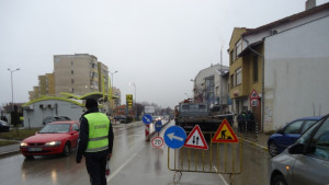 Възстановиха улични стълбове