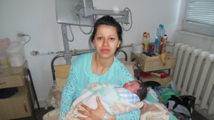 С две бебета посрещнаха Бабинден в кюстендилската болница