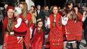 Герчев с подаръци за Бабинден