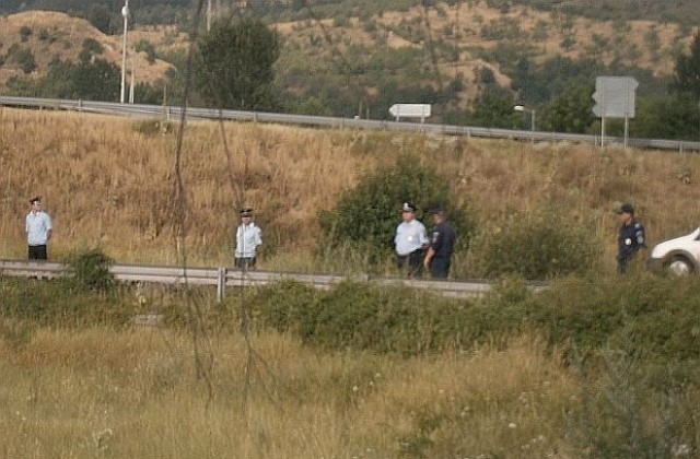 Нападнаха пътен полицай