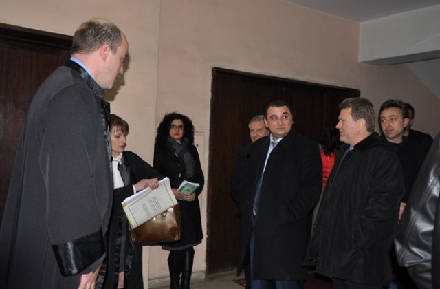 Охранителна фирма съди община за близо 800 хил.лв.