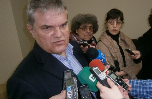 Румен Петков завежда дело срещу вестник Галерия