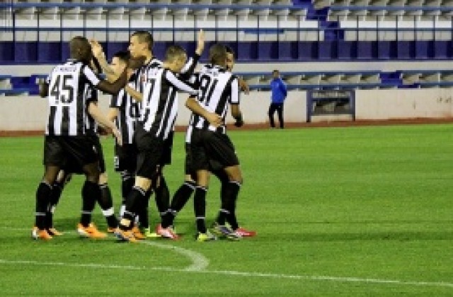 СНИМКИ: Локо Пд хиксира с унгарски евроучастник, недоволни от съдията