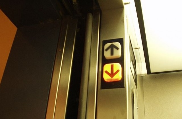 Модернизирането на асансьора в блока ще излиза 2000 лева