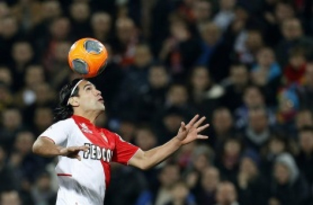 Раниери обвини съдията за контузията на Фалкао