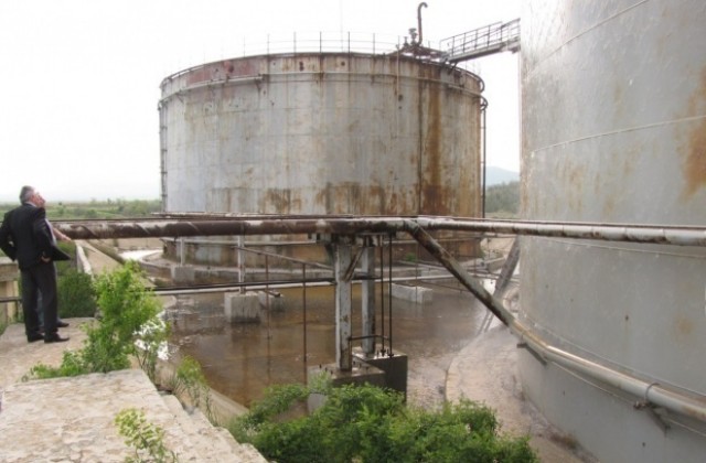 Не е ясно кой ще плати 20 млн. лв. за унищожаването на опасните химикали в „Полимери”