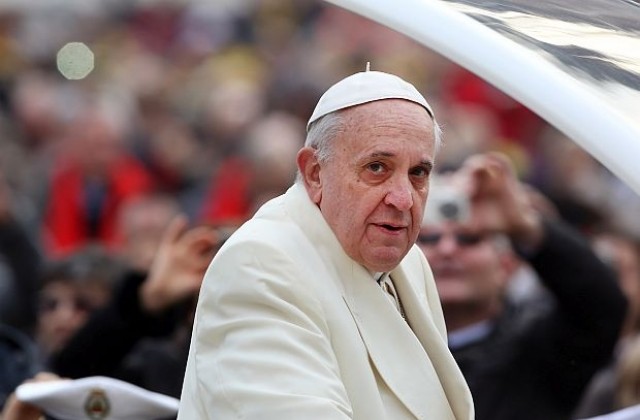 Интернет е дар Божий за диалог, заяви папа Франциск