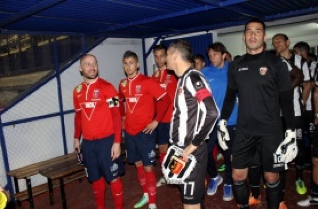 СНИМКИ: Капитаните на Локо Пд и Видеотон са играли заедно в Турция