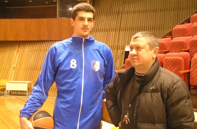 Александър Андреевич с усмивка: „Ще стана по-добър от Пупович”