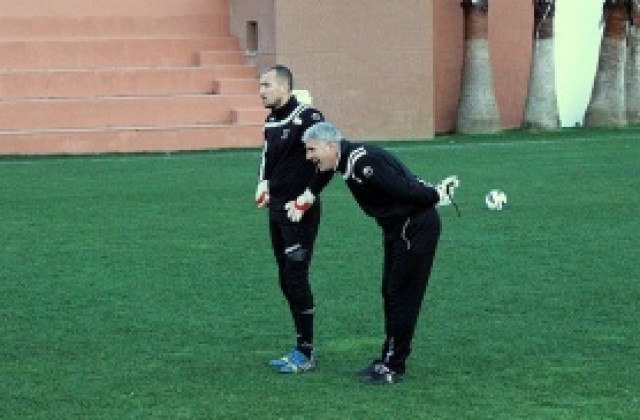 СНИМКИ: Локо Пд – Юрмала от 17 часа, Акалски сменя Господинов и още промени