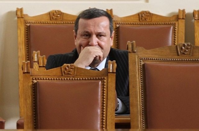 Хасан Адемов: Няма пари за детски добавки за всички деца