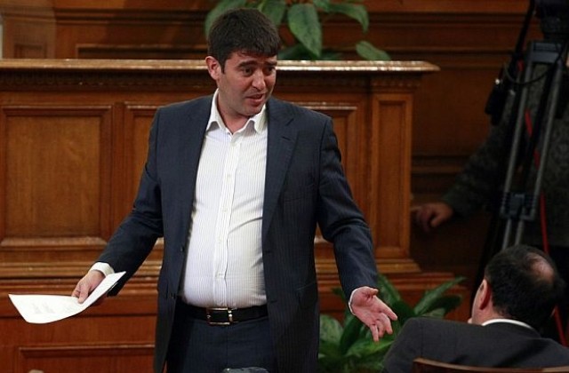 Депутатът Страхил Ангелов гледа на себе си като на новатор в политиката