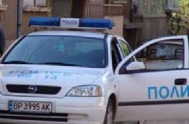 Разследват убийство на  самотноживеещ мъж