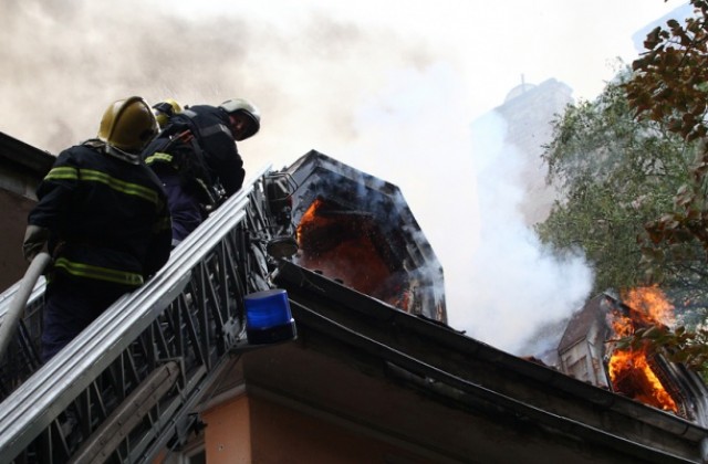 Пламна бивша фабрика в квартал „Княжево”