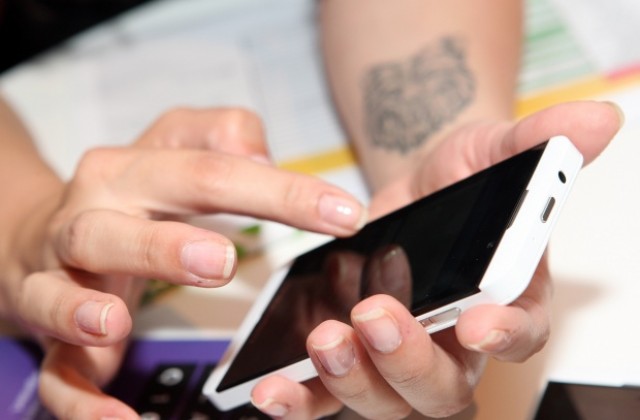 Компанията Google разследва срив на услугата си за Gmail