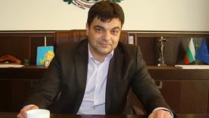 Кмет младее с джинджифил