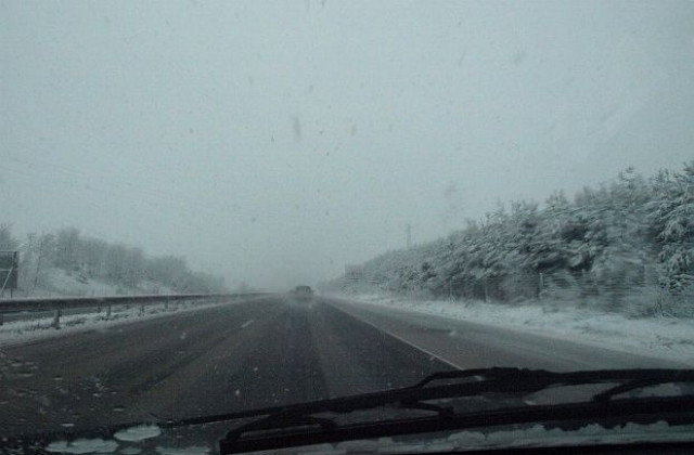 Временно спират камионите над 10 т през прохода на Републиката