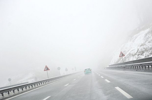 Пътищата в Русенско са проходими, Дунав мост остава затворен за ТИР-ове