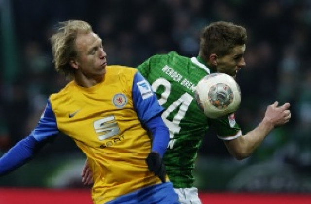 Домакинът Вердер даде точка на новак