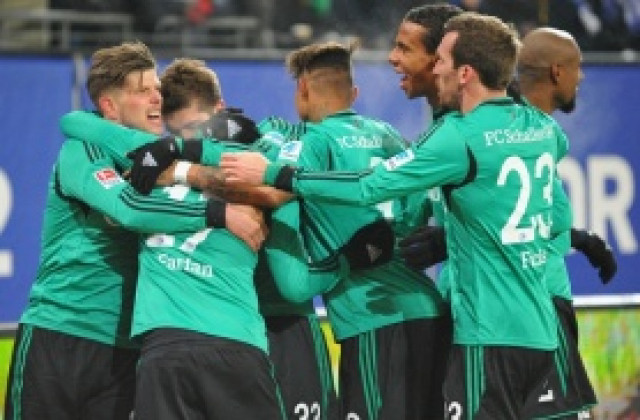 Шалке също одруса Хамбургер