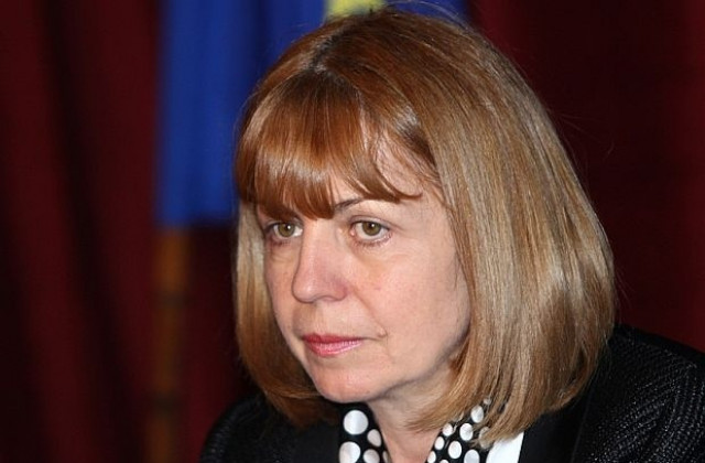 197 машини чистят столичните улици от снега, градският транспорт се движи по график