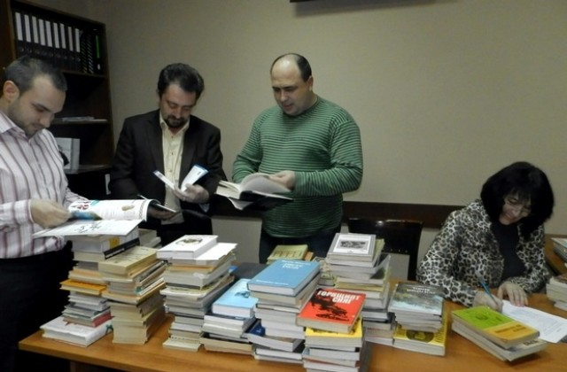 Вл.Николов подкрепи МГЕРБ-Плевен в „Дари книга, дай нов шанс на старата библиотека
