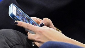 iPhone със стъкло от сапфир