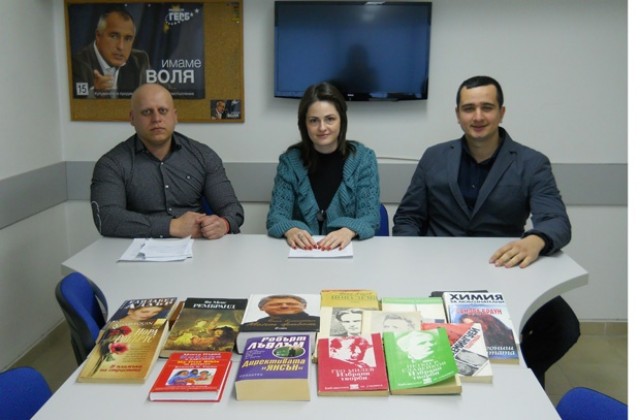 Даряват книги за библиотеките в две села