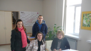 Младежите на ГЕРБ дариха книги за библиотеката в габровската болница