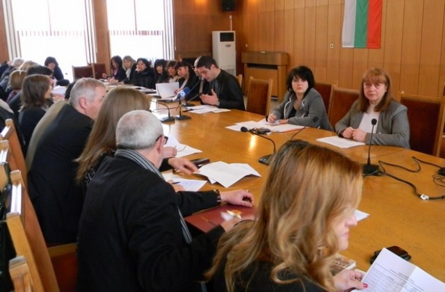 Около 80 деца не достигат за заявените паралелки с прием след седми клас