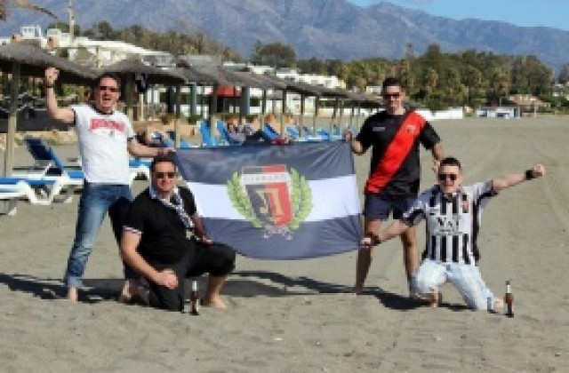 СНИМКИ: Фенове на Локо Пд дойдоха от Франция за да подкрепят тима в Марбея