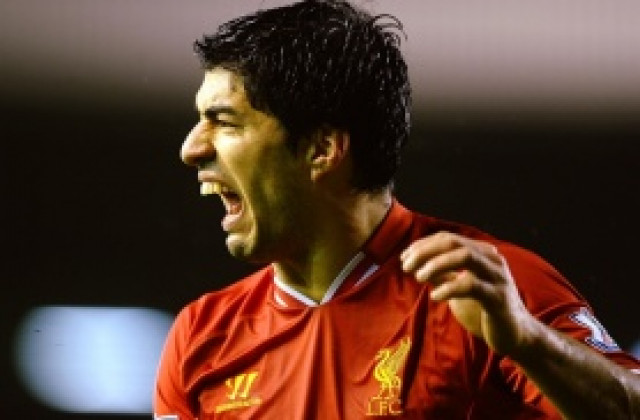 Полицията погна феновете на Евертън заради Суарес