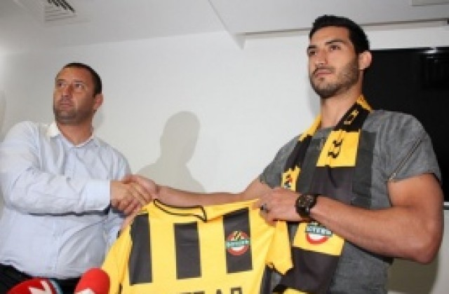 Юнес Хамза: Дойдох в Ботев, за да играя в Европа