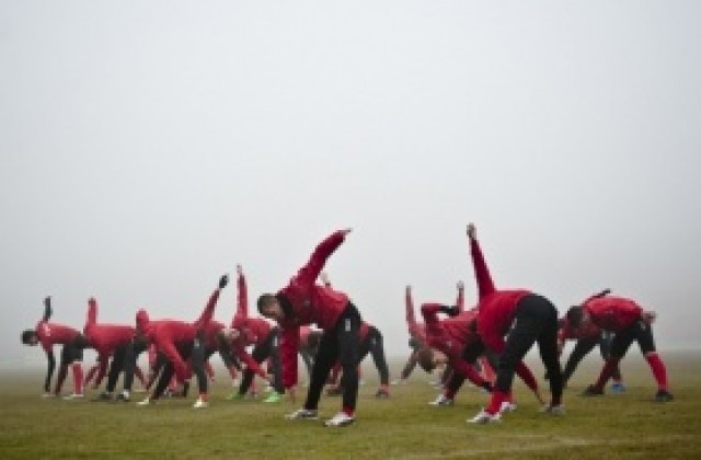 Локо София изпробва бившия си халф Иво Иванов