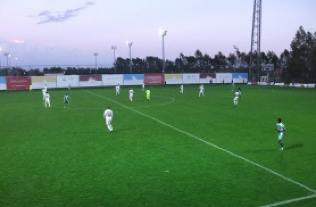 Лудогорец се справи с Гурник, дори след принудително прекъсване на мача