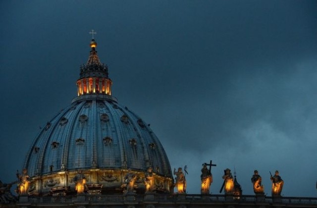Статия в списание Ролинг стоун скандализира Ватикана