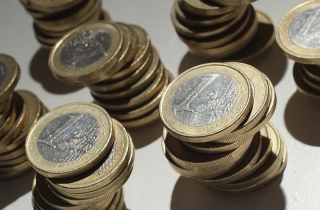 Висш служител в Холандия се оттегля заради социалните помощи