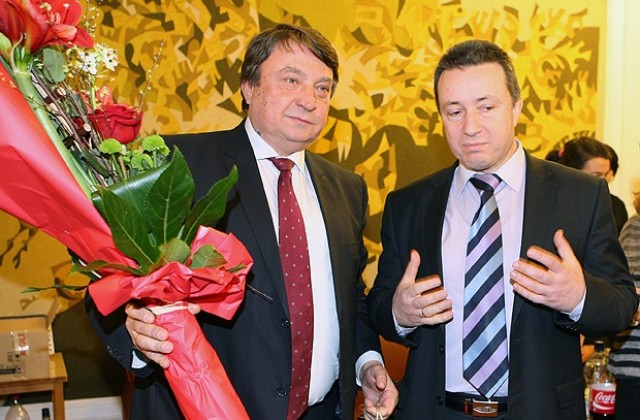 Парламентът прекрати депутатските правомощия на Младен Червеняков