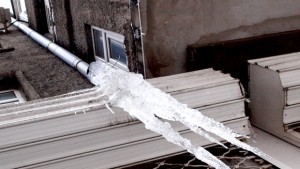 Внимание Ледени висулки дебнат отвсякъде