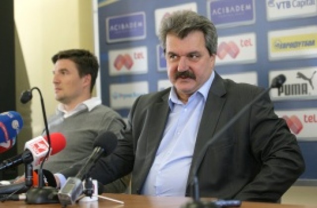 Батков: Гаджев остава в Левски, не приех оставката на Иво Тонев