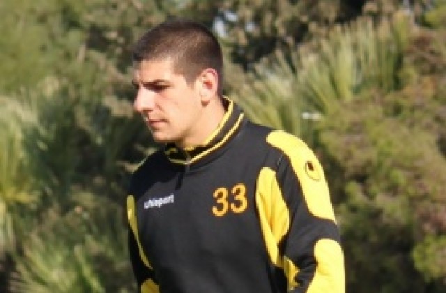 Стоилов изгони вратар от Ботев