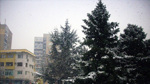 Леко се затопля