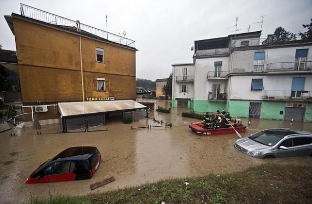 Бури, наводнения и снеговалеж обхванаха Италия