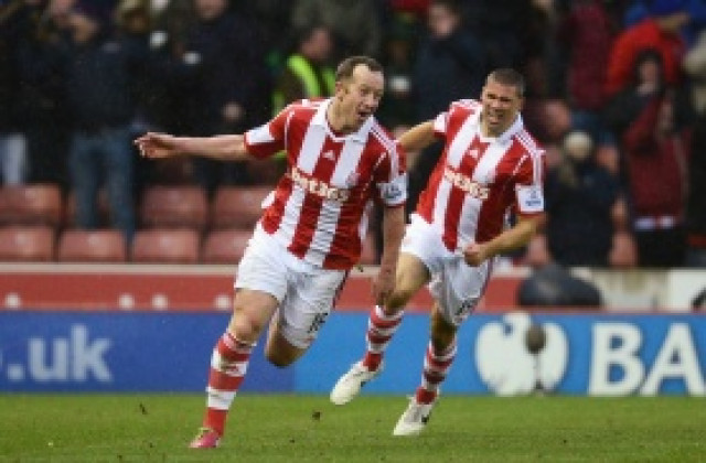 ВИДЕО: Стоук нанесе осмо поражение на Юнайтед във Висшата лига