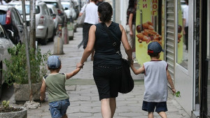 Връчват сертификати на участниците в Работилница за родители