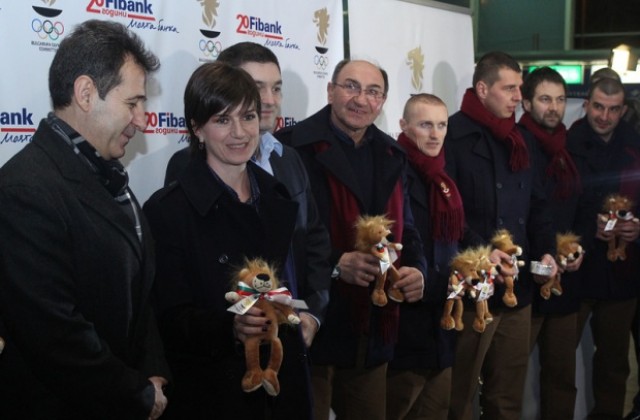 Първата група български олимпийци потегли към Сочи