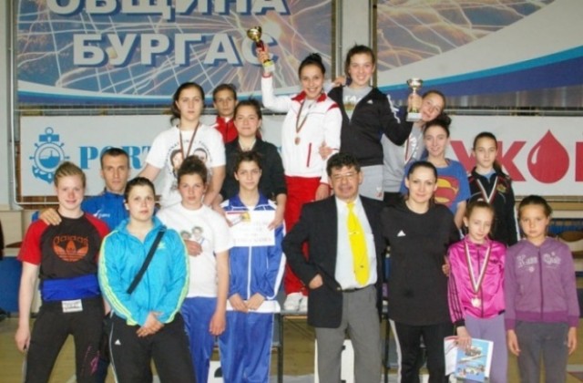 Дамите на Васил и Георги Илиеви се сбориха за 10 медала