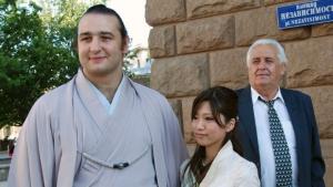 Калоян Махлянов стана японец прие фамилията на съпругата си Асако