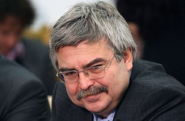 Хърсев: Ако забранят на банките да събират такси, те ще ги калкулират в лихвите